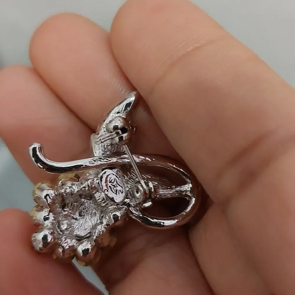 Vintage Unknown Mark Rhinestone Crystals Flower Stem Silver Tone Lapel Pin